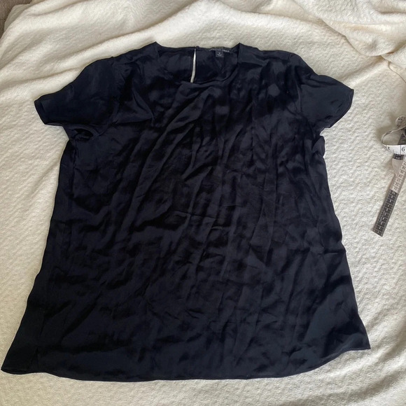 Black silk top - Picture 1 of 9